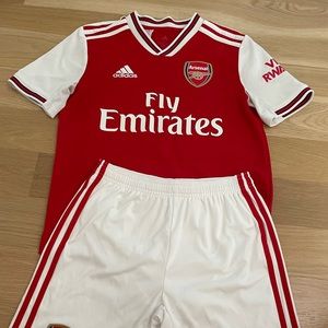 Adidas soccer jersey and shirt, size UK 13/14, US L. would fit a 12-14 yr old